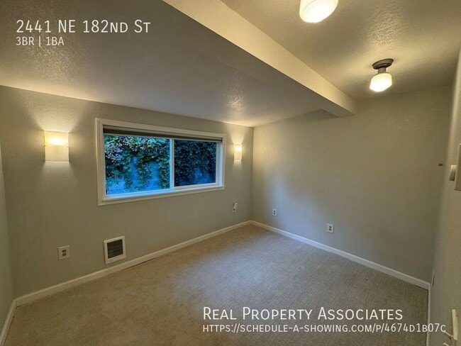 Building Photo - 2441 NE 182nd St
