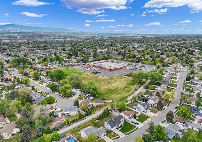 Building Photo - 11134 Hawkwood Dr