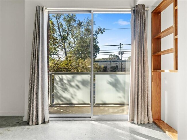 Building Photo - 620 Glen Iris Dr NE