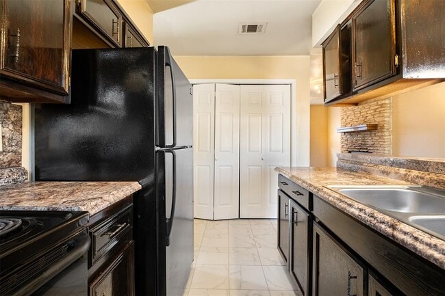 Building Photo - 5801 Libyan Dr