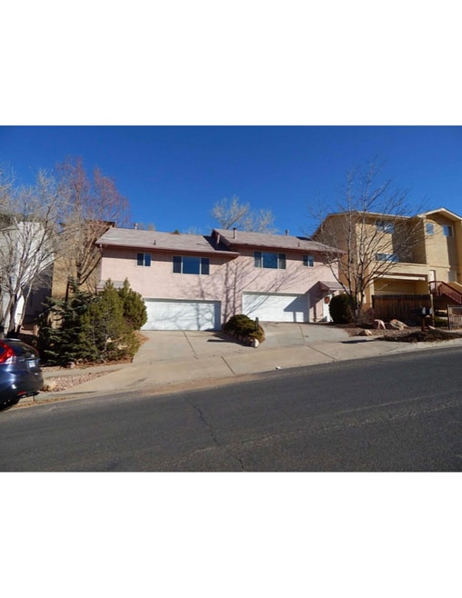 Building Photo - 2626 W Pikes Peak Ave