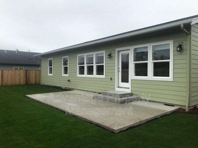 Building Photo - 122 S 21st St