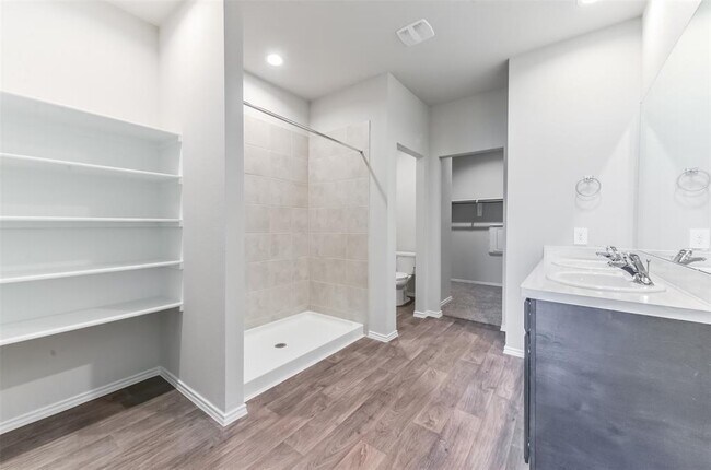 Building Photo - 16524 Cascading Pnes Ct