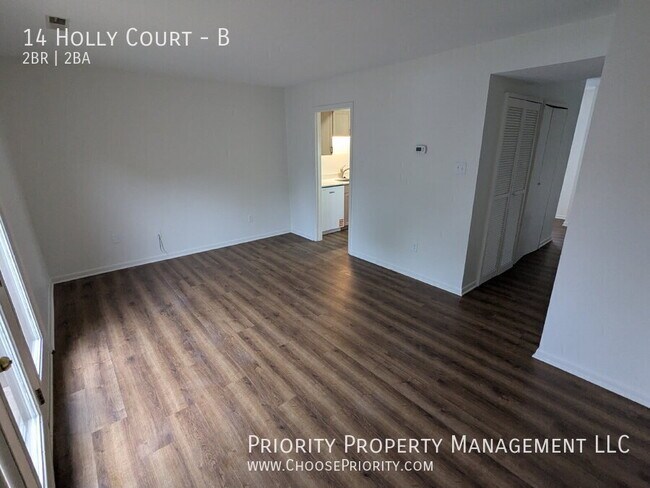 Building Photo - 14 Holly Ct