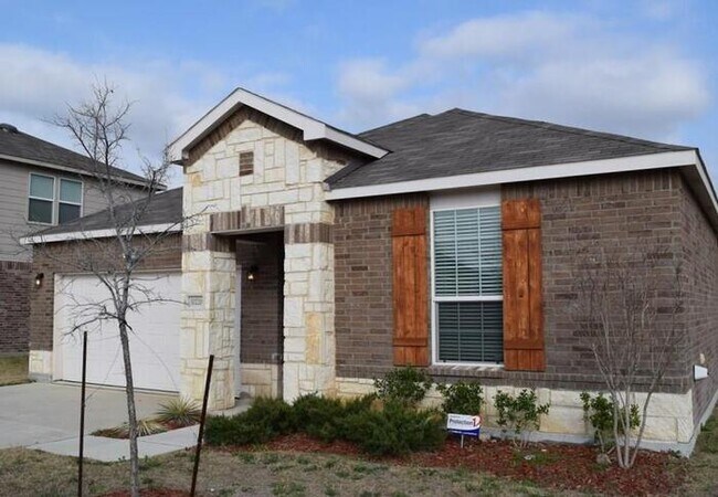 Primary Photo - Cozy one story 3 bedroom - 2 bathroom open...