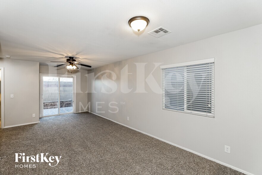 Building Photo - 8297 Oliver Twist Ln