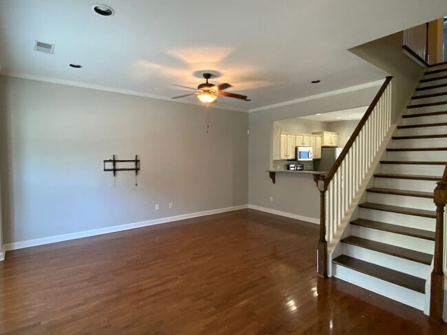 Building Photo - 2bd 2.5ba Townhome in Germantown/Neuhoff District