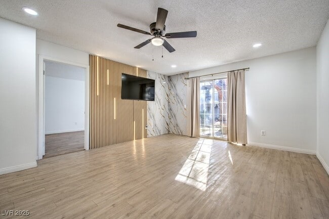 Building Photo - 3823 S Maryland Pkwy