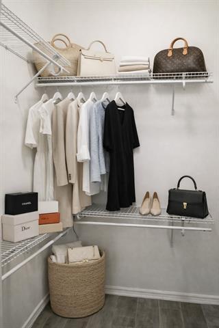 Building Photo - 9600 Royal Ln