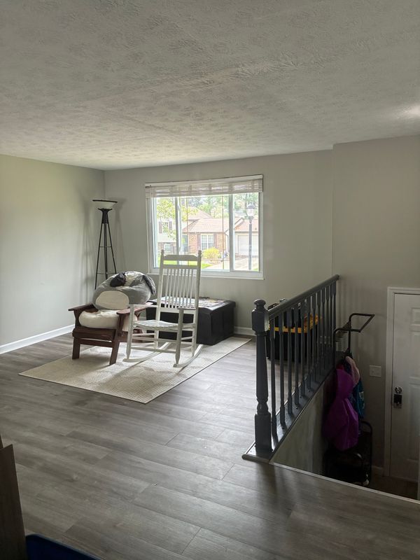 Building Photo - 744 Maplewood Ln