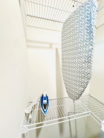 Building Photo - 9244 Vintage Hills Way