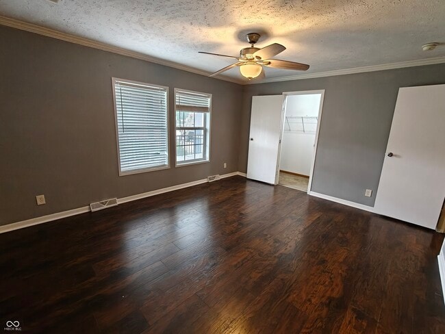 Building Photo - 802 Fern Dr