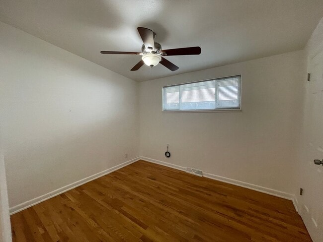 Building Photo - Charming 2 Bedroom, 1 Bathroom Duplex in A...
