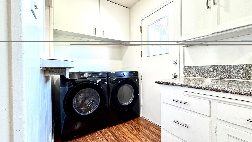 Building Photo - 9024 Reading Ave