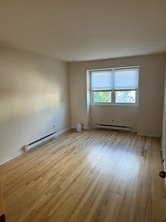 Building Photo - 86 Bergen Tpke