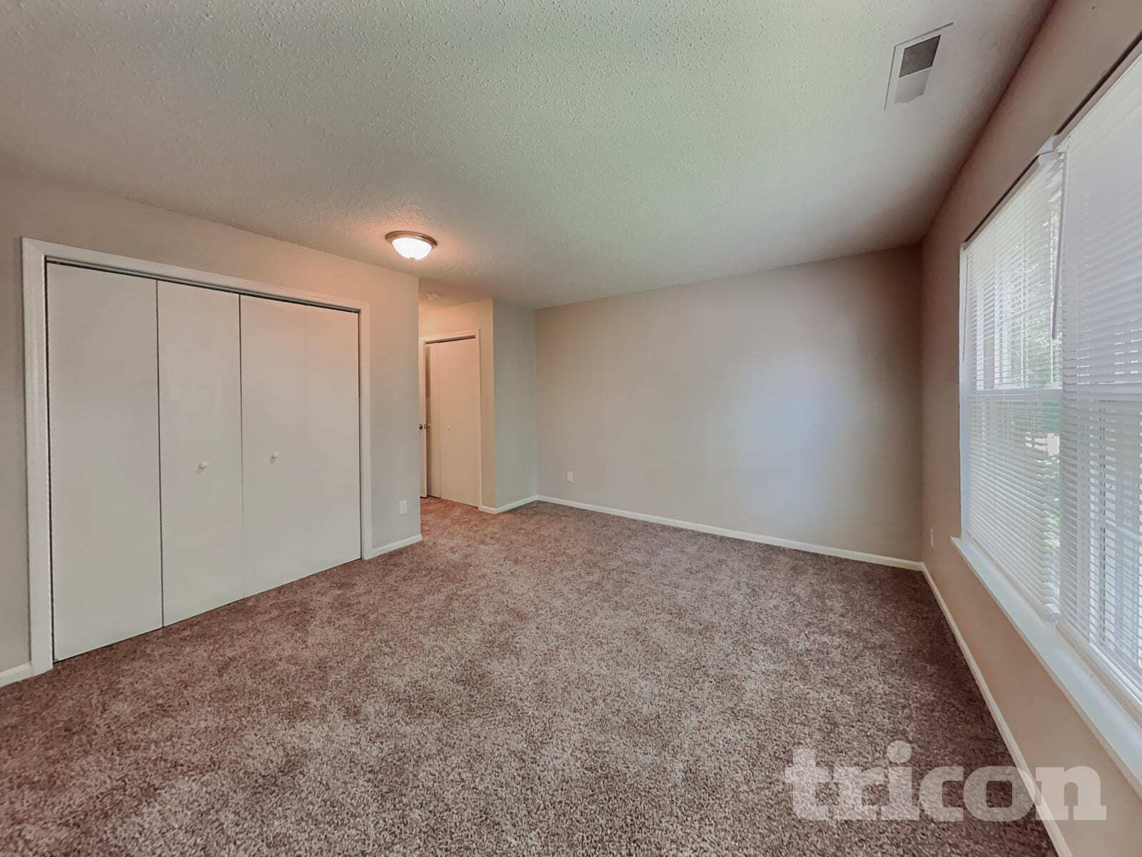 Building Photo - 644 Meadows Edge Ln