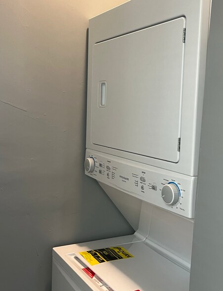 Washer and Dryer - 17 Townsend St