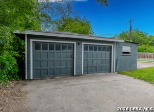 Building Photo - 210 Greenhaven Dr