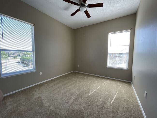 Building Photo - Amazing Large 4/2 Pool Home in Orlando