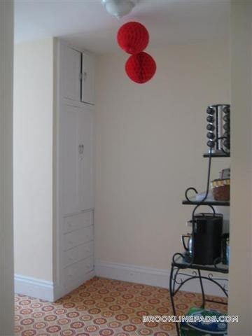 Building Photo - 22 Euston St