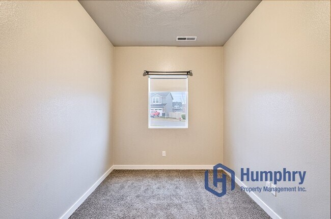 Building Photo - Beautiful home in South East Boise