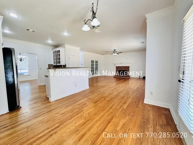 Building Photo - 19 Baywood Ln