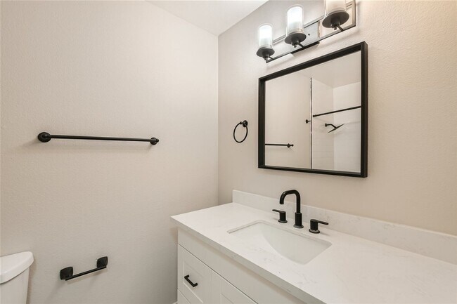 Building Photo - STUNNINGLY REMODELED Single Story Home with Pool in Twin Lakes Neighborhood