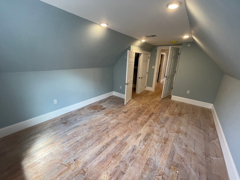 Building Photo - 158 Morrison Ave