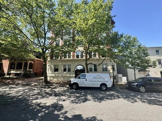 Primary Photo - 66 Mattoon St