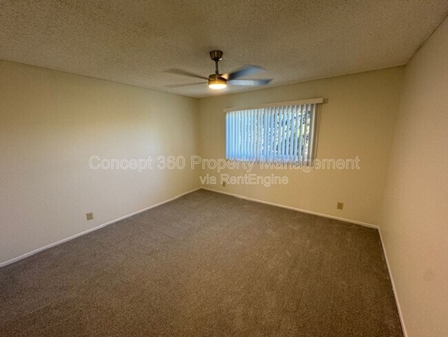 Building Photo - 9421 Cedar St