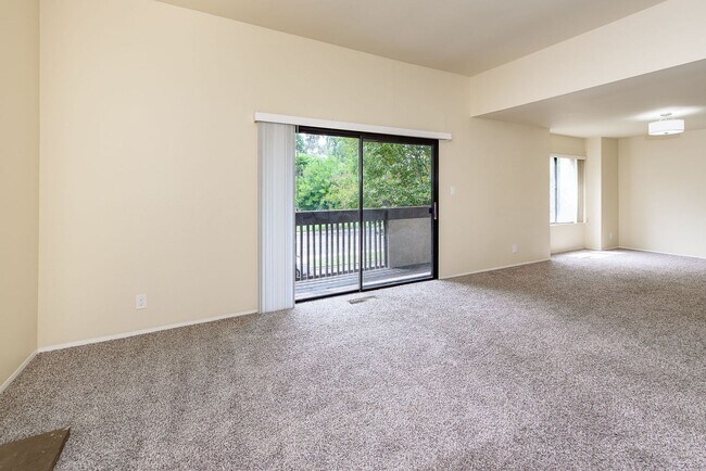 Building Photo - Spacious SDSU Townhome For Rent!