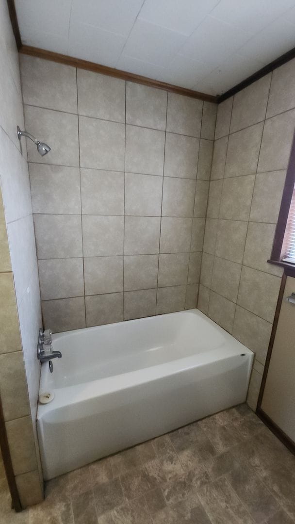 Building Photo - 605 N Front St