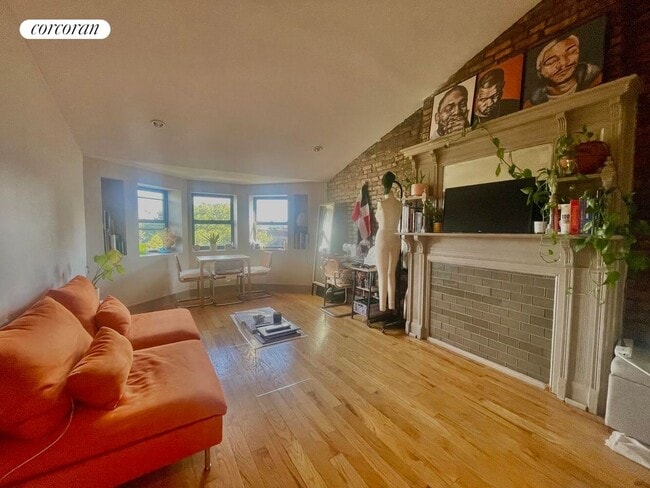 Primary Photo - 57 Halsey St