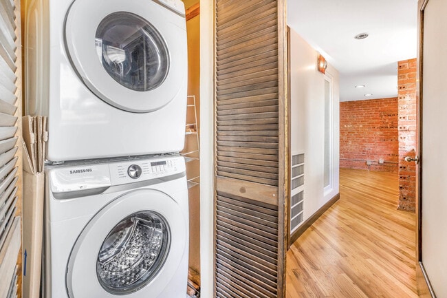 Building Photo - 1439 S Michigan Ave