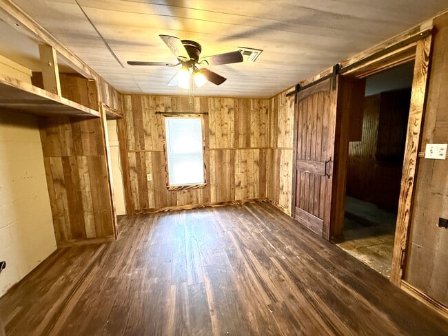 Building Photo - 52 Landmark Rd