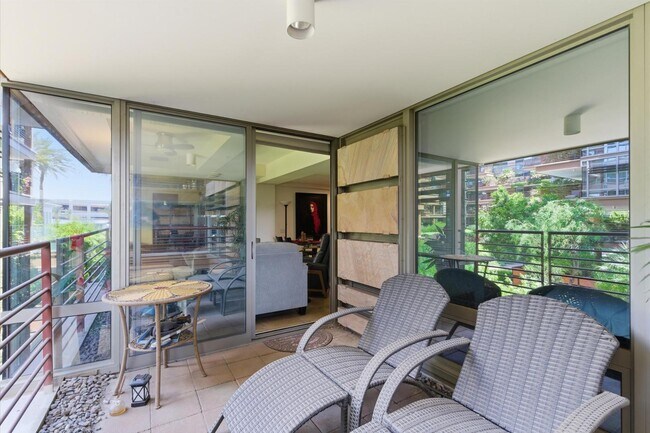 Building Photo - 7137 E Rancho Vista Dr