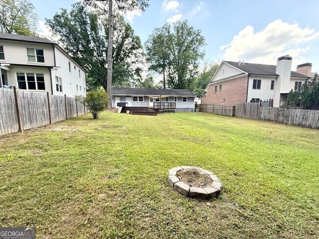 Building Photo - 1872 Canmont Dr NE