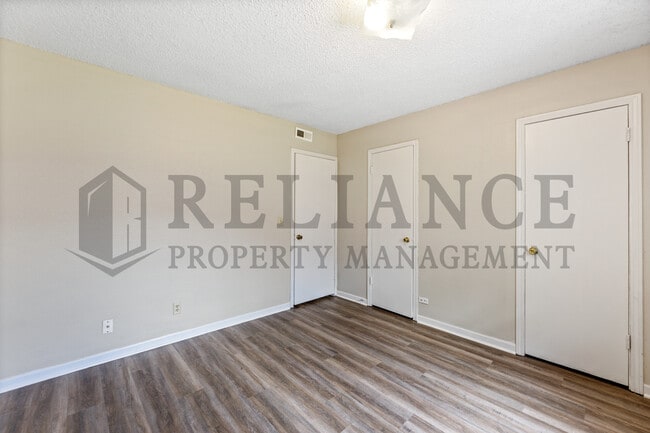 Building Photo - 1753 N Woodrow Ct