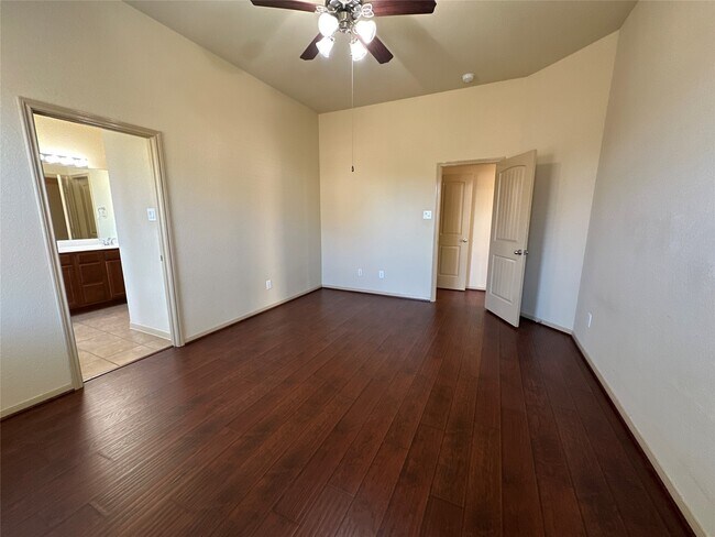 Building Photo - 6111 Grassy Haven Ln