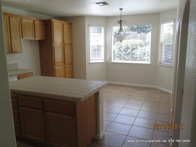 Building Photo - East Roseville, New Carpet * Paint, 2657sq...