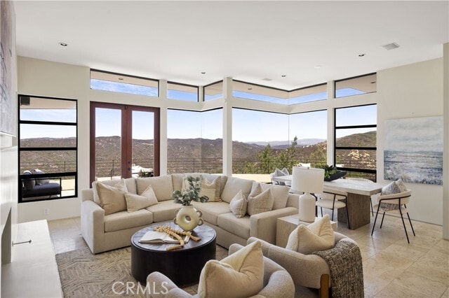 Building Photo - 1505 Skyline Dr