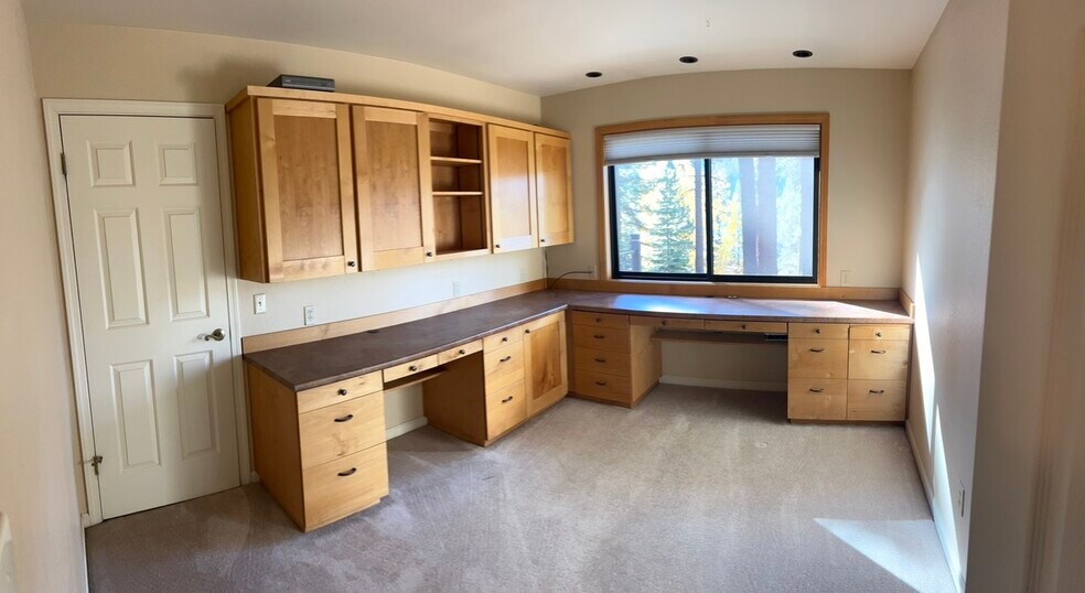 Building Photo - 13765 Mogul Way