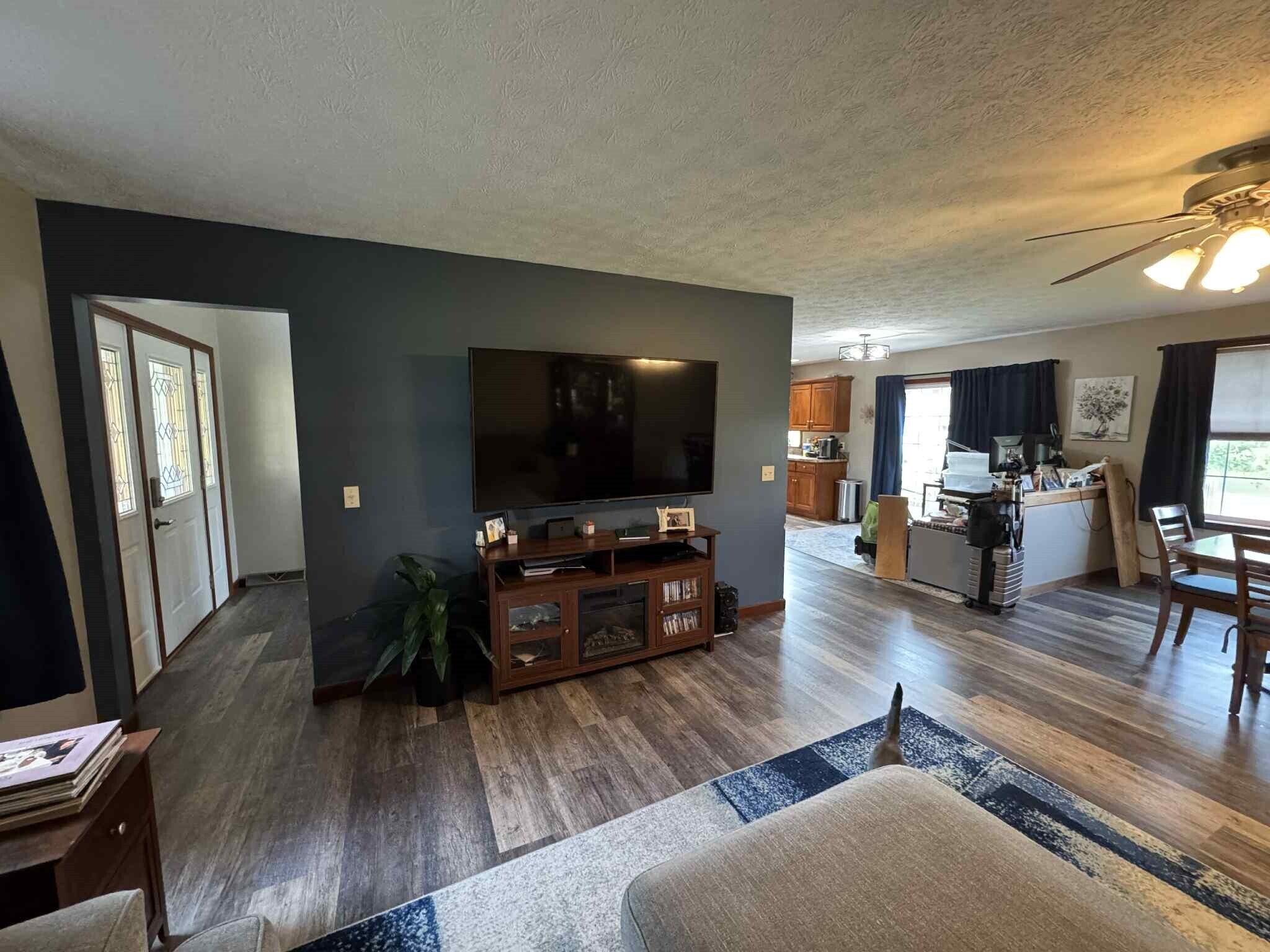 Building Photo - 4 Compass Point Ct