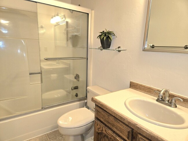 Building Photo - Fully furnished 2+ bed/2.5 bath on Flathead Lake (Available September thru May)