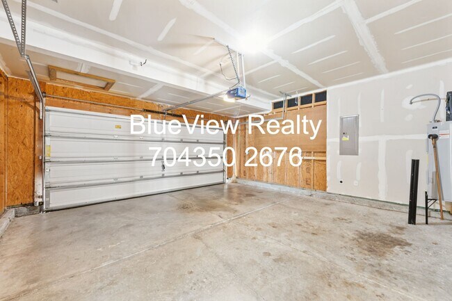 Building Photo - 8605 Redding Glen Ave