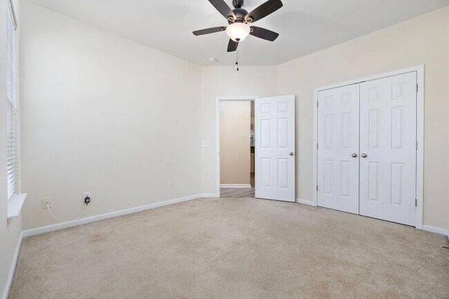 Building Photo - 414 Carriage Lake Dr
