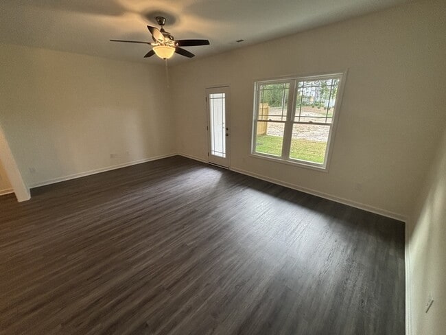 Building Photo - 612 S Blackmon St