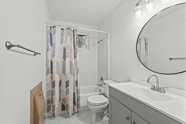 Building Photo - 819 W 2300 N