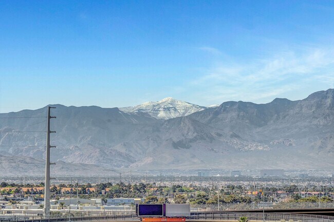 Building Photo - Panorama Towers Unit 602