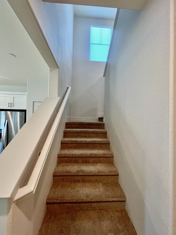 Building Photo - 3215 Center Dr